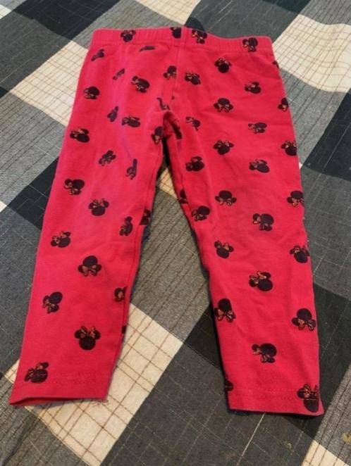 Rood/zwarte legging van Disney. Maat 86, Kinderen en Baby's, Babykleding | Maat 86, Zo goed als nieuw, Meisje, Broekje, Verzenden