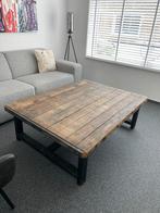 Stoere salontafel van massief hout – industrieel design, Huis en Inrichting, Tafels | Salontafels, Ophalen of Verzenden, Zo goed als nieuw