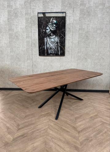 Eiken eettafel rechthoekig midden bruin 200x100cm *nieuw beschikbaar voor biedingen