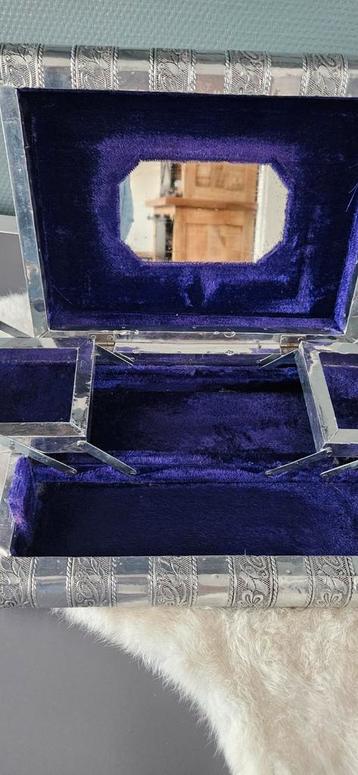 SIeradendoos beschikbaar voor biedingen