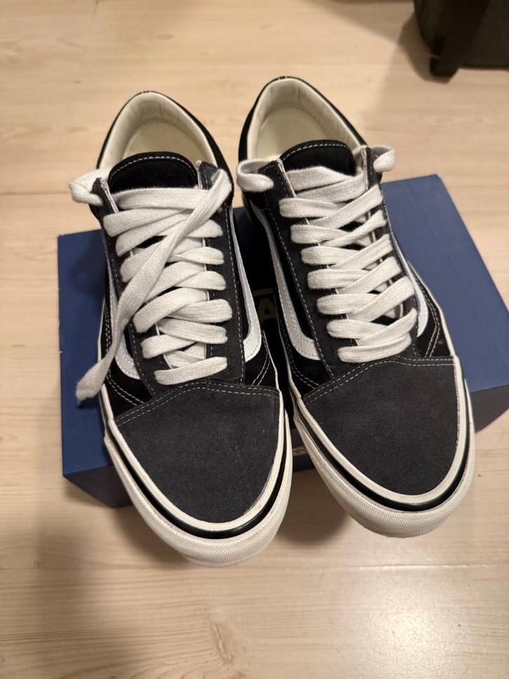 Vans Premium Old Skool | Grey sz 42, Kleding | Heren, Schoenen, Zo goed als nieuw, Sneakers of Gympen, Zwart, Ophalen of Verzenden
