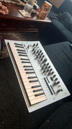 Korg minilogue polyphonic synth 4-voice 37 keys, Muziek en Instrumenten, Synthesizers, Ophalen, Zo goed als nieuw, Overige aantallen