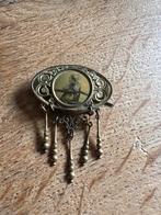 Vintage Broche met Klederdracht Afbeelding, Brons, 4 tot 7 cm, Gebruikt, Ophalen of Verzenden