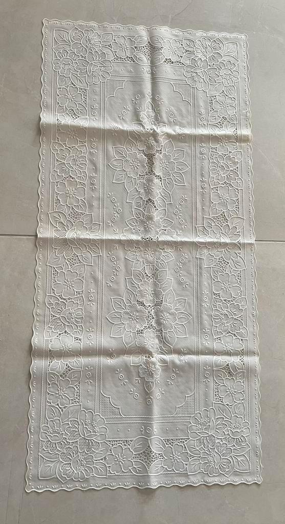 Nieuw pvc tafelloper wit 40 x 84 cm buiten tafelkleed, Huis en Inrichting, Tafelkleden, Nieuw, Rechthoek, Binnen, Buiten, Ophalen of Verzenden