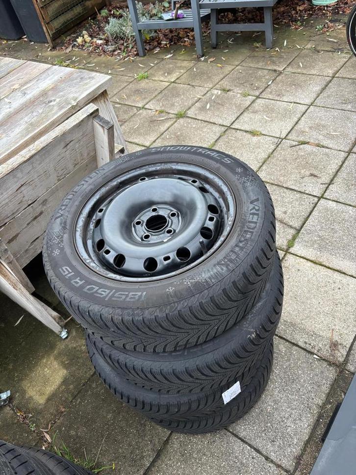 Winterbanden Vredenstein Snowtrac 5 185/60 R15 stalen velg, Auto-onderdelen, Banden en Velgen, Banden en Velgen, Winterbanden