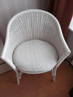 Rotan stoel wit met kussen, Huis en Inrichting, Ophalen, Zo goed als nieuw, Wit, Eén