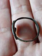 Bodemvondst ring middeleeuwen bronzen ring middeleeuwse ring, Antiek en Kunst, Ophalen of Verzenden, Brons