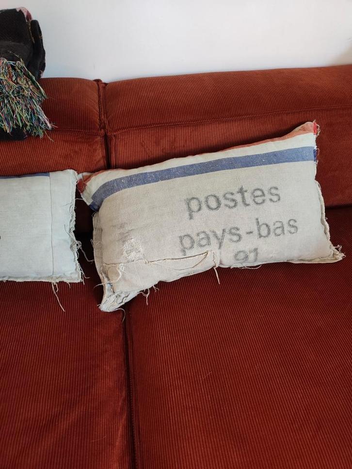 Kussen originele postzak 1991 vintage, Huis en Inrichting, Woonaccessoires | Kussens, Vierkant, Ophalen of Verzenden