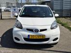 Toyota Aygo 1.0-12V Trekhaak Dakraam Dealer Onderhouden, Voorwielaandrijving, Gebruikt, 4 stoelen, Origineel Nederlands