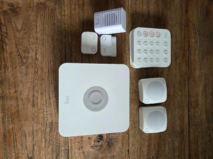 Ring alarmsysteem 5 delig, Doe-het-zelf en Verbouw, Alarmsystemen, Zo goed als nieuw, Compleet systeem, Beweging, Draadloos, Afstandsbediening
