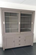 Prachtige Buffetkast in de kleur taupe; 2.10 x 1.90 x 45, Huis en Inrichting, Kasten | Buffetkasten, Ophalen, Zo goed als nieuw