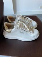 GUESS witte sneakers, Kleding | Dames, Schoenen, Ophalen of Verzenden, Wit, Zo goed als nieuw, Sneakers of Gympen