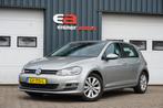 Volkswagen Golf 1.0 TSI Comfortline | CAMERA | TREKHAAK | CL, Voorwielaandrijving, Stof, Gebruikt, 23 km/l