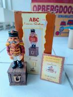 Laaf Lup U met paspoort, Verzamelen, Efteling, Ophalen of Verzenden, Zo goed als nieuw, Beeldje of Poppetje