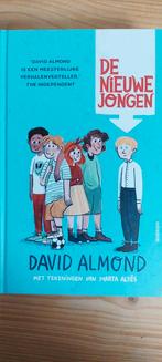 David Almond - De nieuwe jongen, David Almond, Ophalen of Verzenden, Zo goed als nieuw