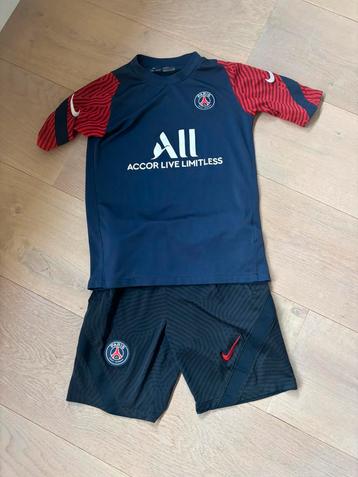 Paris Saint German Nike setje kindermaat Large beschikbaar voor biedingen