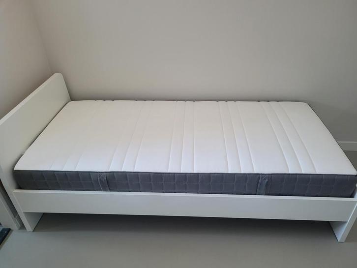 IKEA ASKVOLL bedframe eenpersoons, Huis en Inrichting, Slaapkamer | Bedden, Zo goed als nieuw, Eenpersoons, 90 cm, 200 cm, Overige materialen