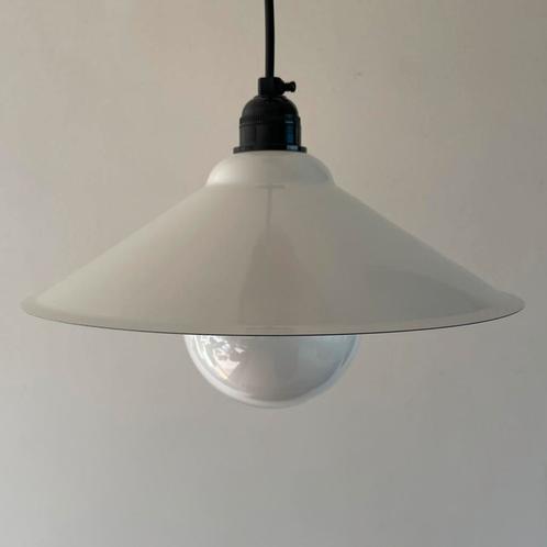 2x (Set) Vintage IKEA Lyra Hanglamp - Wit - met Globe Lamp, Huis en Inrichting, Lampen | Hanglampen, Zo goed als nieuw, Minder dan 50 cm