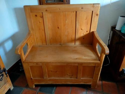 Antiek bankje met klep, Antiek en Kunst, Antiek | Meubels | Stoelen en Banken, Ophalen
