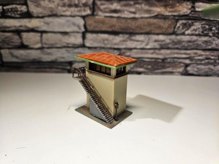 Seinhuis overweghuis N spoor trein 1:160, Hobby en Vrije tijd, Modeltreinen | N-Spoor, Gebruikt, Brug, Tunnel of Gebouw, Gelijkstroom of Wisselstroom