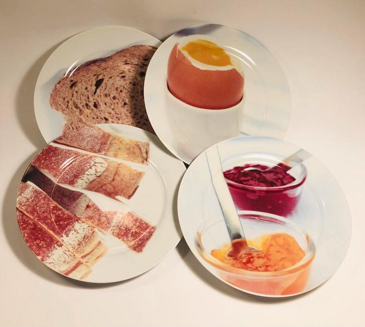 Vier leuke ontbijtbordjes van het merk Siaki, Huis en Inrichting, Keuken | Servies, Bord(en), Overige stijlen, Ophalen of Verzenden