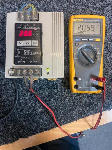 Omron s8VS-24024A voeding beschikbaar voor biedingen