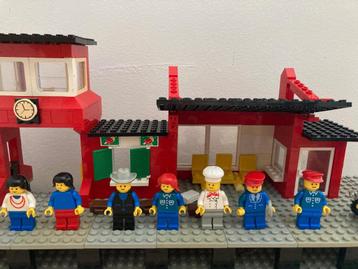 LEGO set 7824 Treinstation / Railway Station beschikbaar voor biedingen