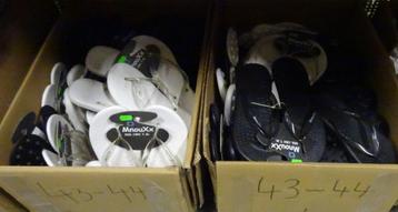 Nieuw partijtje van 360 stuks Kwaliteit Bad/Teenslippers van beschikbaar voor biedingen