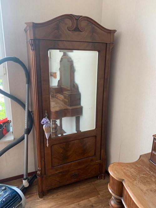 Kast antieke kleine kledingkast Buffetkast., Antiek en Kunst, Antiek | Meubels | Kasten, Ophalen of Verzenden