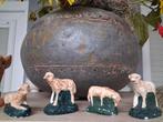 oude kleine kerstgroep schaapjes / 4 stuks, Ophalen of Verzenden, Gebruikt