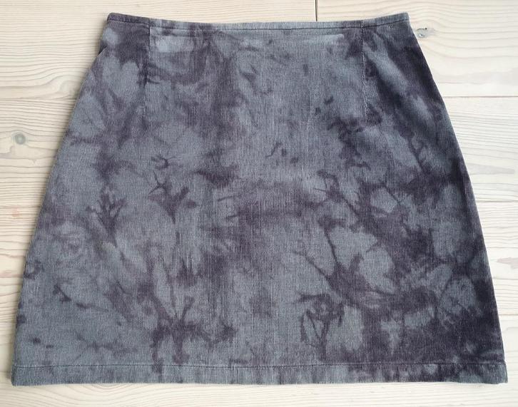 Leuke rok van ribstof / corduroy, Kleding | Dames, Rokken, Zo goed als nieuw, Maat 38/40 (M), Grijs, Boven de knie, Verzenden