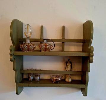 Prachtige zeer solide brocante houten regaal. beschikbaar voor biedingen