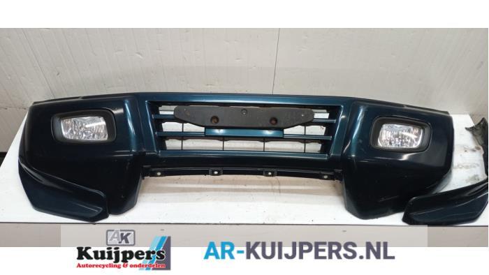 Voorbumper van een Mitsubishi Pajero, Gebruikt, -, -, -