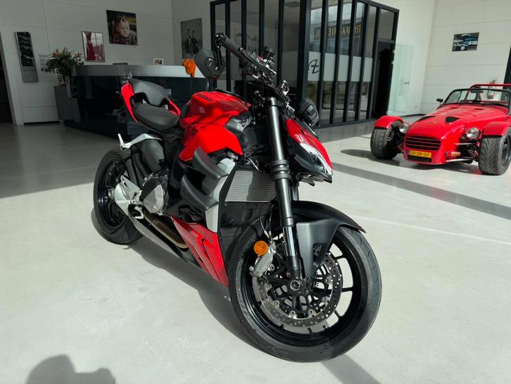 Ducati Streetfighter V2 - Bomvol Opties! - Nieuwstaat, Motoren, Motoren | Ducati, Particulier, Naked bike, meer dan 35 kW, 2 cilinders