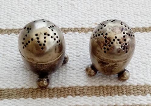 Vintage verzilverd eivormige peper/zout stel op 3 pootjes, Antiek en Kunst, Antiek | Goud en Zilver, Ophalen of Verzenden