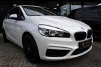 BMW 2-serie Active Tourer 218i bj.2015 & 56.800KM! NAP!, Voorwielaandrijving, 65 €/maand, 136 pk, Gebruikt