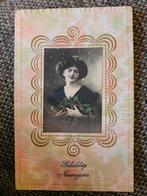 Brocante art deco Oude Nieuwjaarskaart - Vrouw met hulst, Ophalen of Verzenden