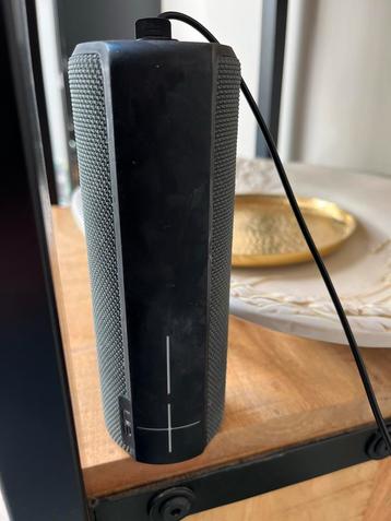 UE Boom Bluetooth Speaker met Oplader beschikbaar voor biedingen