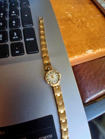 Horloge  beschikbaar voor biedingen