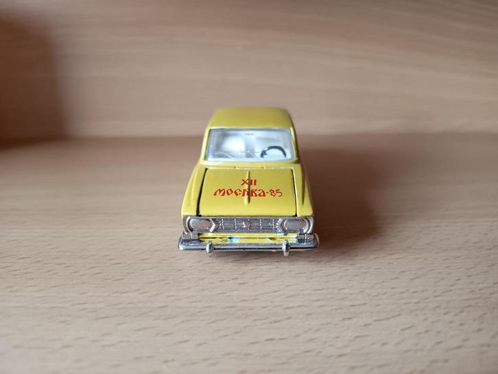 Moskvitch 408 Moskou 85 Schaalmodel A1 1:43, Hobby en Vrije tijd, Modelauto's | 1:43, Zo goed als nieuw, Auto, Overige merken