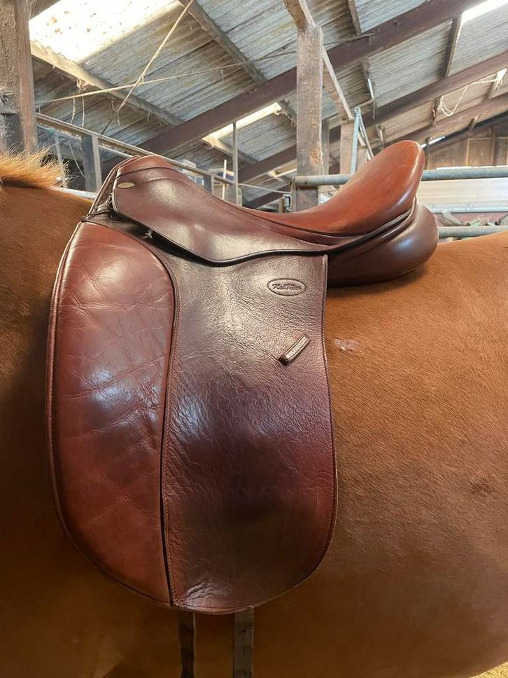 Kentaur media 2 18 inch en wintec bruin 18 inch, Dieren en Toebehoren, Paarden en Pony's | Zadels, Zo goed als nieuw, Dressuur