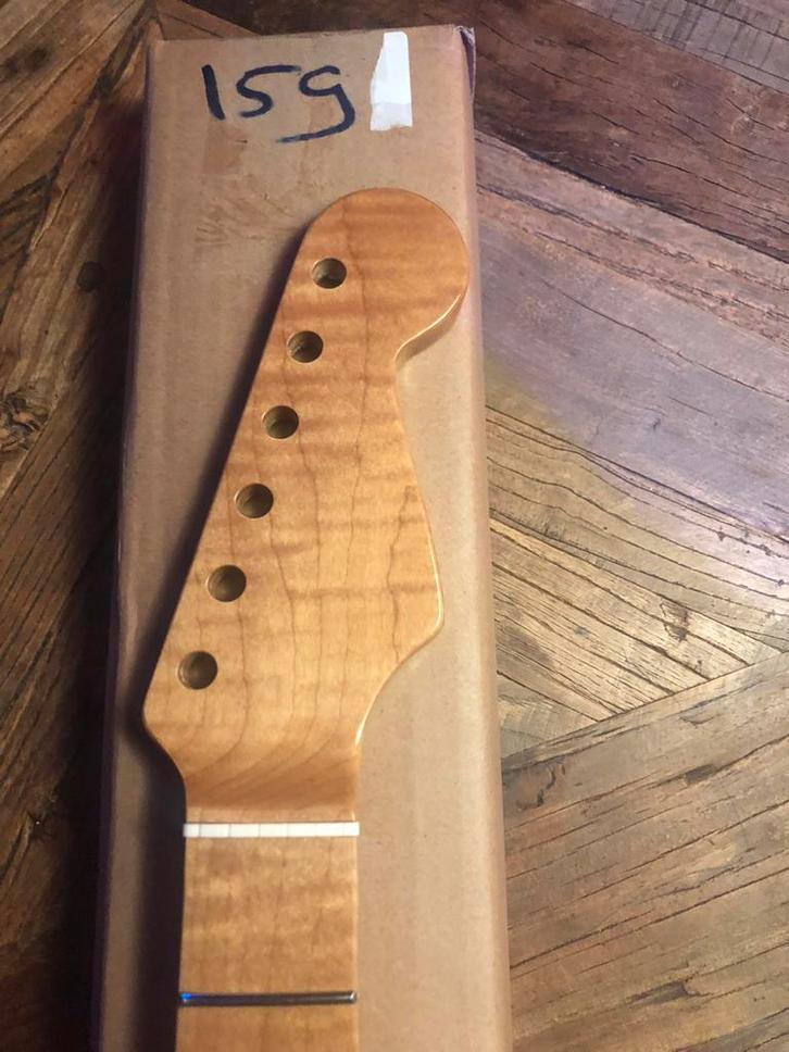 Stratocaster hals” Flame Maple “ no 159, Muziek en Instrumenten, Instrumenten | Onderdelen, Zo goed als nieuw, Elektrische gitaar