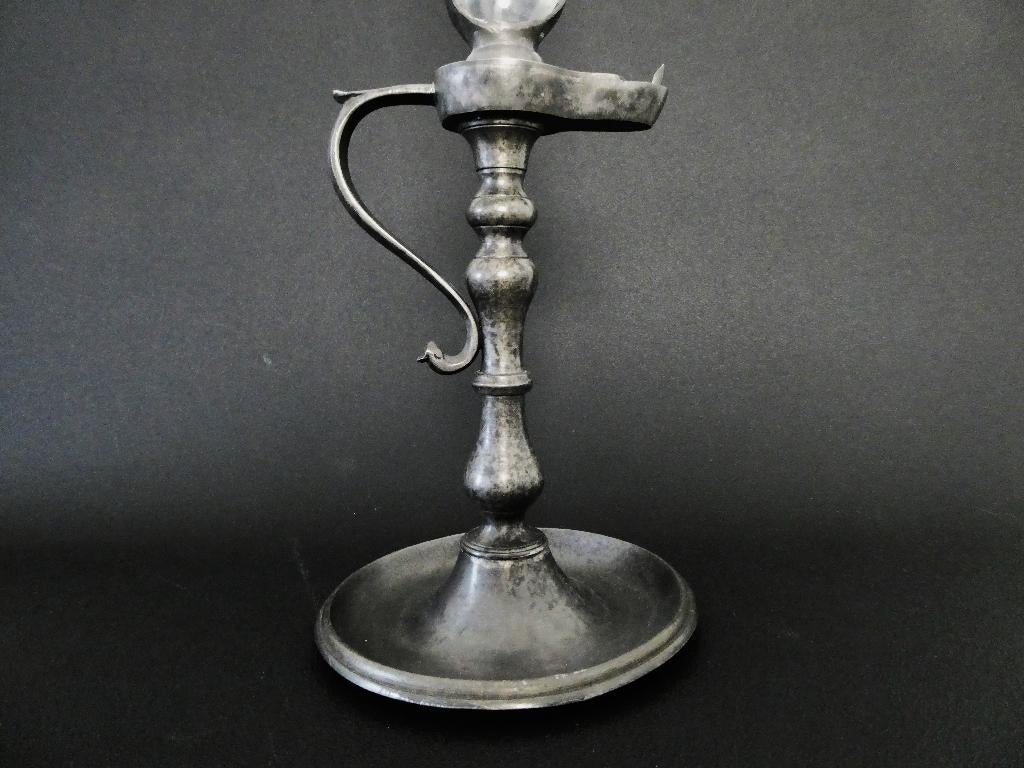 Een olielamp klok met Romeinse cijfers, Ophalen of Verzenden