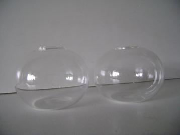 2 Olielampjes glas 5cm diameter en 8cm hoog.Zie omschrijving beschikbaar voor biedingen