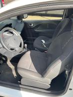 Renault Twingo 1.2 16V Quickshift 2010 Wit, Auto's, Renault, Automaat, 4 cilinders, 4 stoelen, Grijs