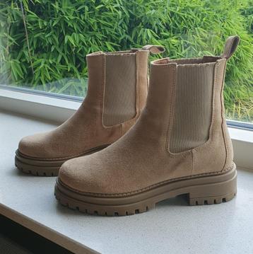 Beige Oxmox enkellaarsjes suède - maat 36 beschikbaar voor biedingen