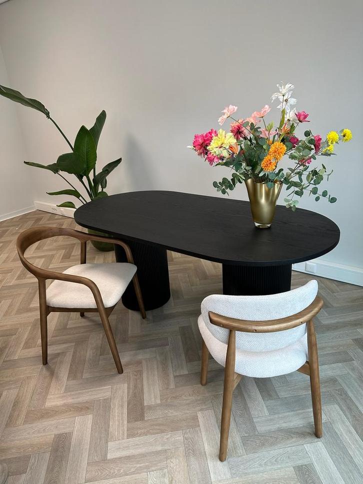 Eettafel Ovaal Zwart Cilinder Poot OUTLET ‼️, Huis en Inrichting, Tafels | Eettafels, Nieuw, 100 tot 150 cm, 200 cm of meer, Vijf personen of meer