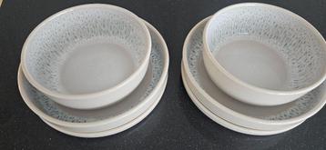 Porcelain Dinning Sets x2 beschikbaar voor biedingen