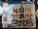 Lego 10211 Grand Emporium (NIB), Ophalen of Verzenden, Nieuw, Complete set, Lego