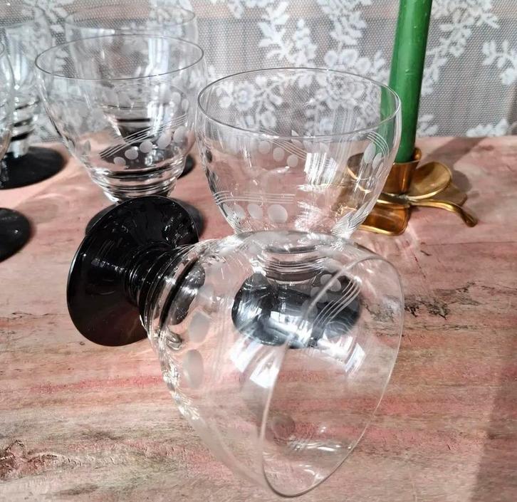 Vintage wijnglazen gekleurde voet, Antiek en Kunst, Antiek | Glas en Kristal, Ophalen
